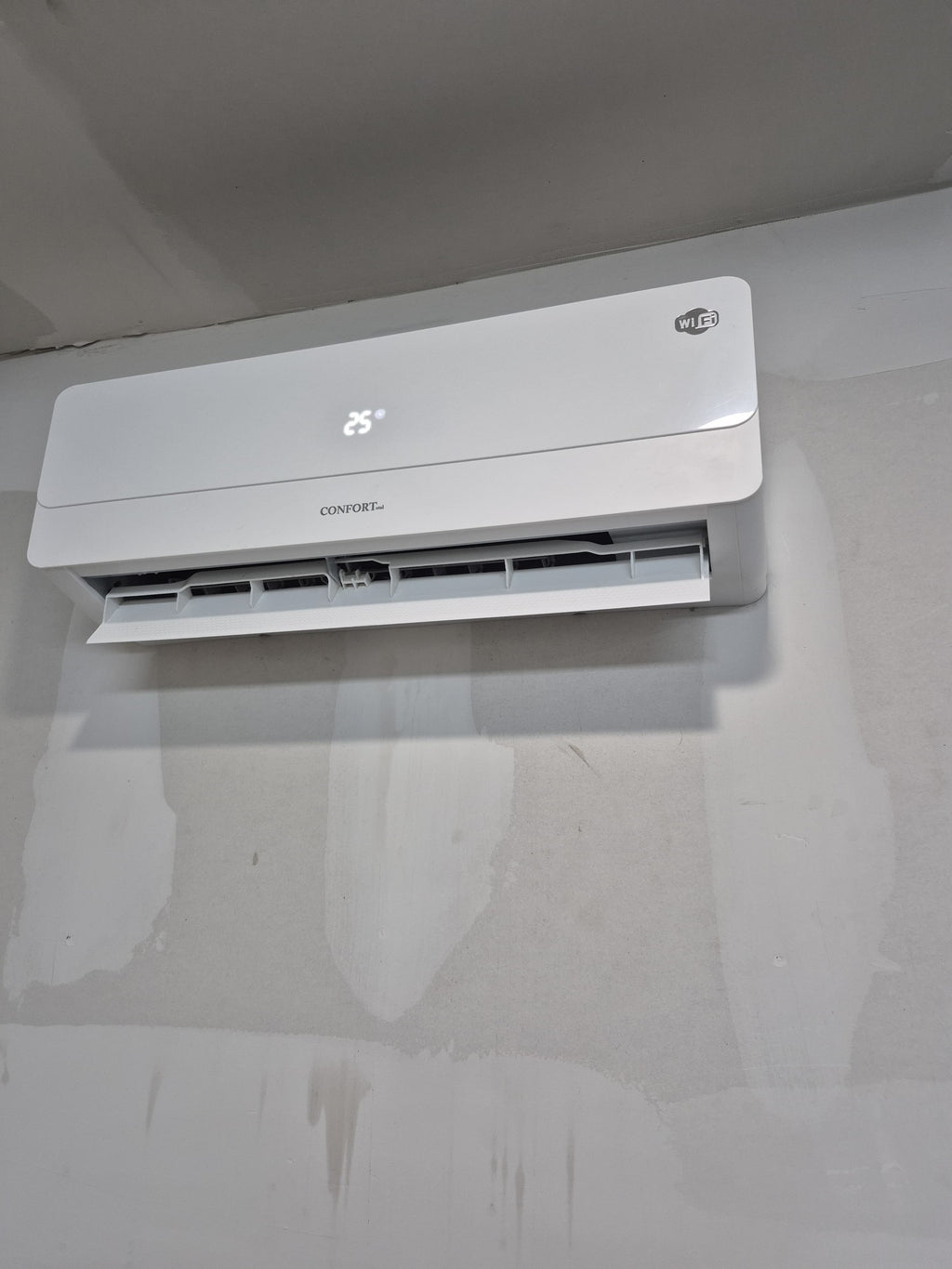 🔹 Mini Split Convencional 12,000 BTU (1 Ton) – 110V –Sin wifi- Instalacion