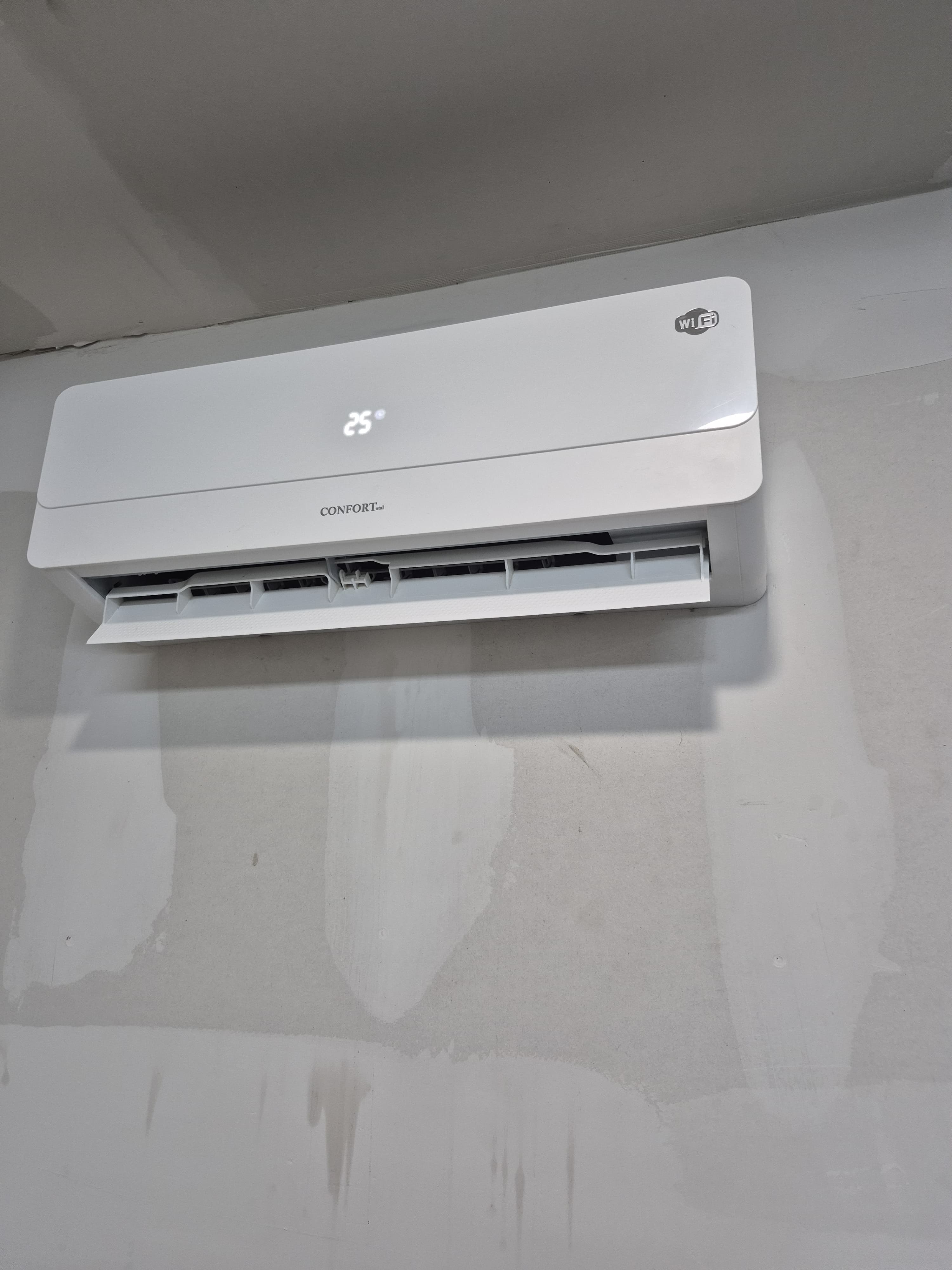 🔹 Mini Split Convencional 12,000 BTU (1 Ton) – 110V –Sin wifi- Instalacion